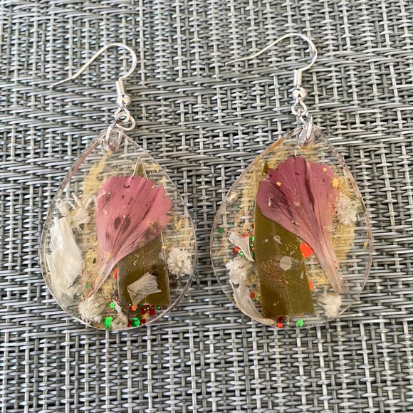 XMAS Handmade Medium Pressed Flower Holiday Vibes Earrings Rectangle Shape - Picture 9 of 9